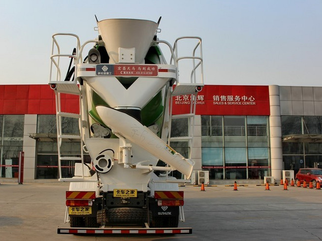 8 CBM 336 HP Concrete Mixer Truck In White Color With 300L Fuel Tank