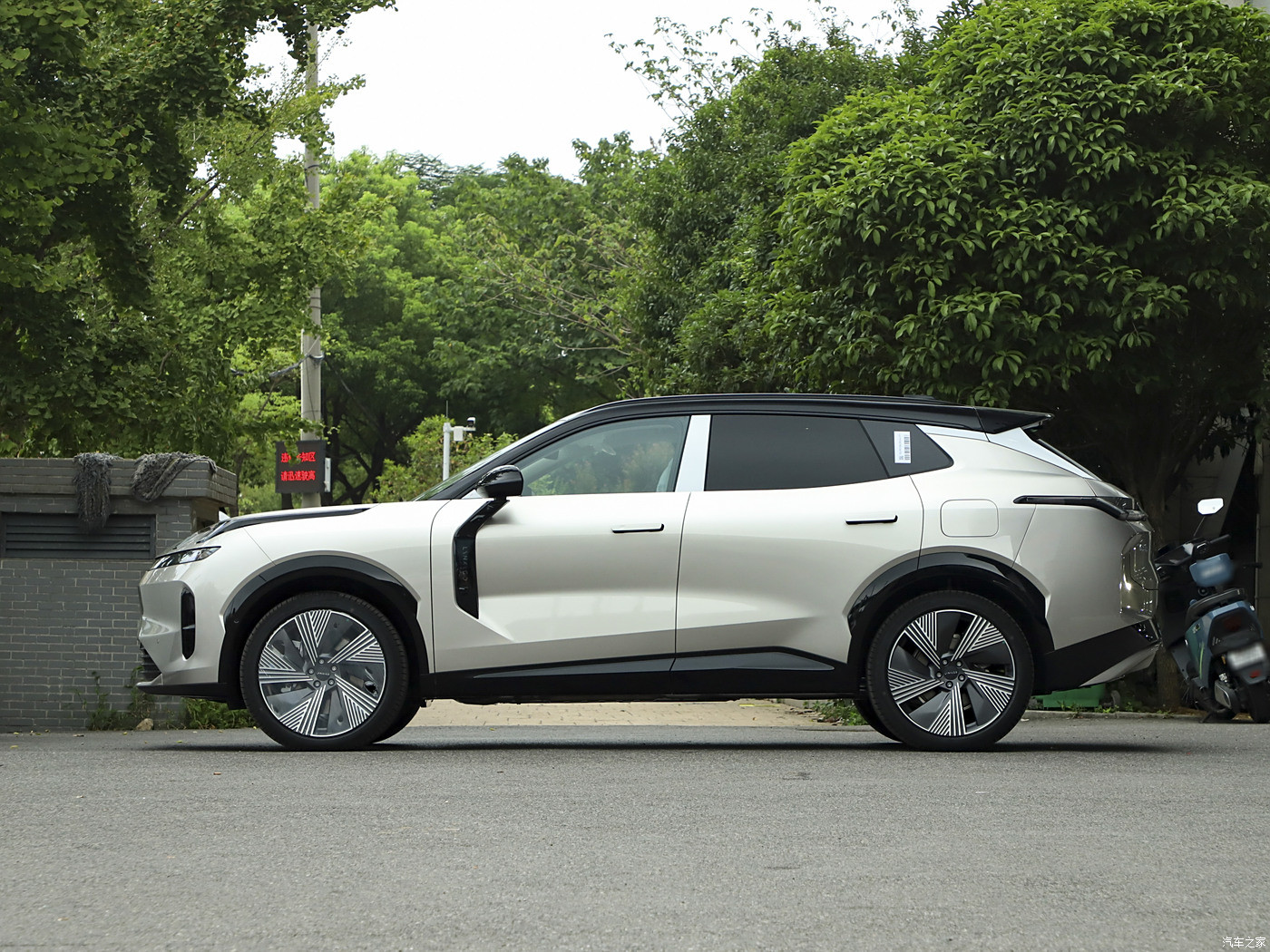 Lynk&Co Electric Vehicle 08 EM-P 1.5T SUV Electric Adult Plug In Hybrid Car Luxury