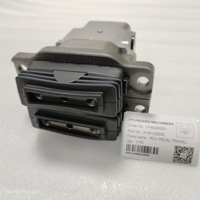 Excavator Spare Parts Travel Pedal 31MH-20030 For R16-9 R17Z-9A