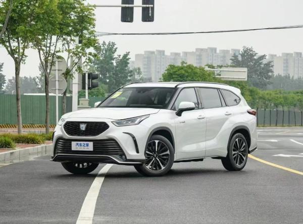 Toyota Crown Land Release Lufang Electric Car All Wheel Drive EV 155 mph Top