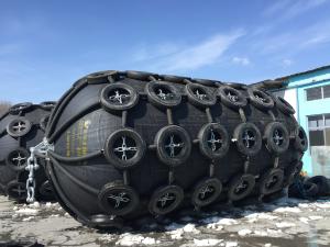 China 50KPA/80KPA Pneumatic Marine Fender ISO17357 Yokohama Floating Fenders wholesale