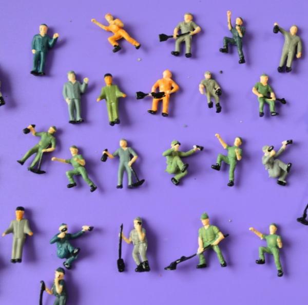high quality scale 1:87 painted railway worker, miniature architecture white