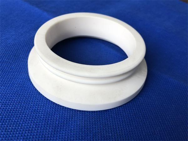 Zirconia insulating ceramics have strong thermal stability