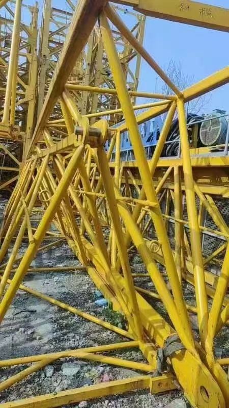 Zoomlion Used Tower Crane (7020-12) , Which Can Lift up to 12 Tons at The End