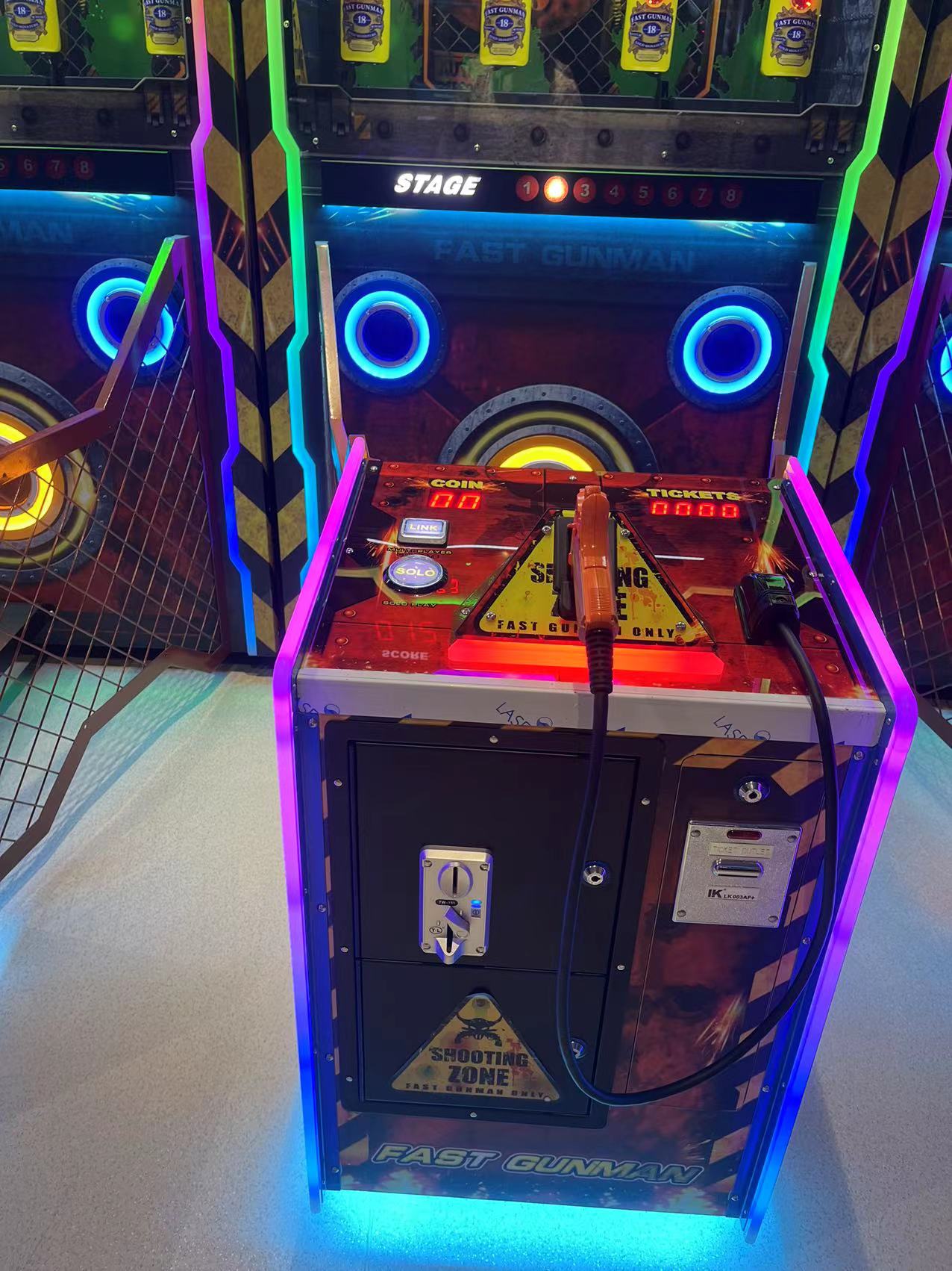 Hot Sale Playfun Fast Gunman Shooting Arcade Game Indoor Amusement Coin Operated Shoot Gun Shooting Games Machine for Kids
