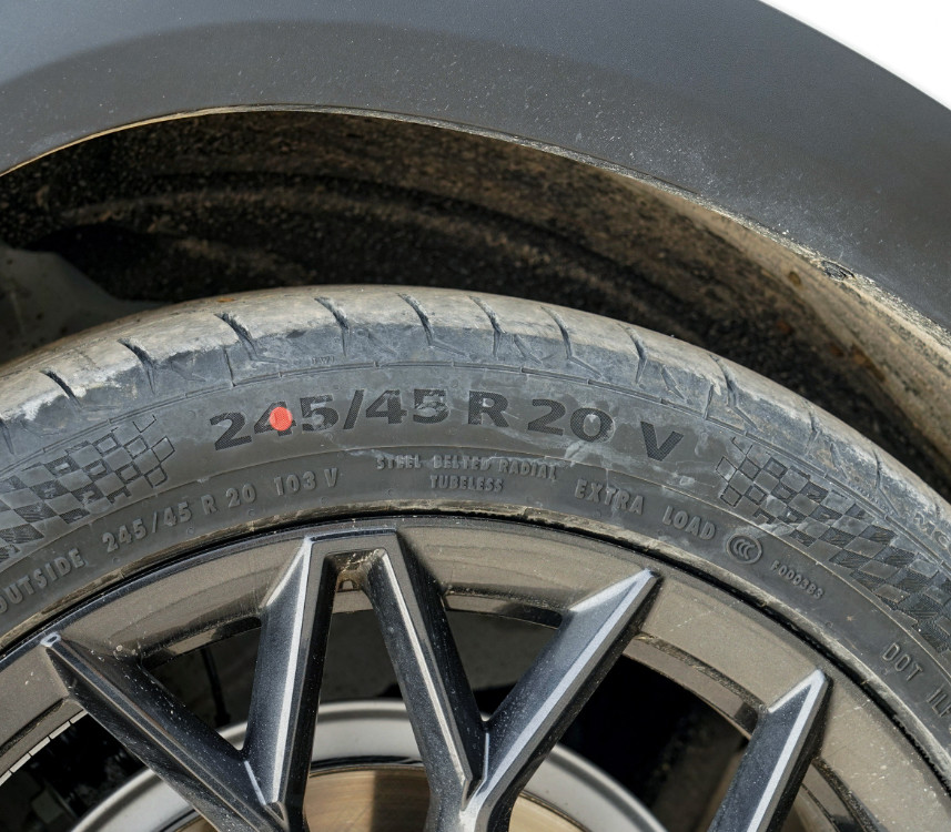 Changan UNI-T 2022 2.0T 233HP Noble Model 8AT 5 Seats SUV With 20" Wheel Hub