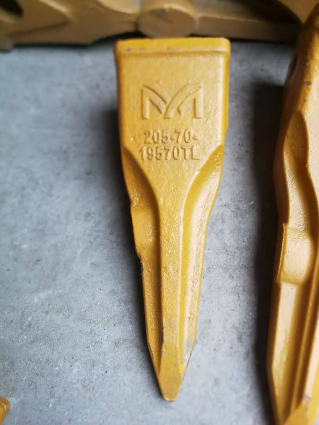 205-70-19570 Casting Steel Excavator Bucket Teeth PC200 Rock Bucket Teeth