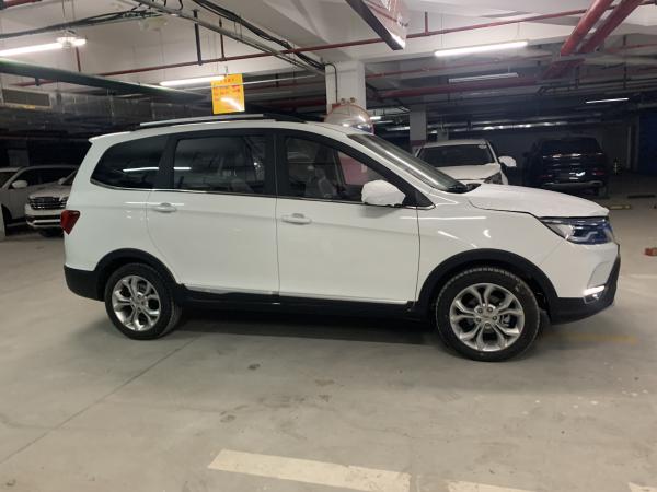 Second Hand 156HP Compact MPV Cars , 45L Fuel Tank Seven Seater MPV