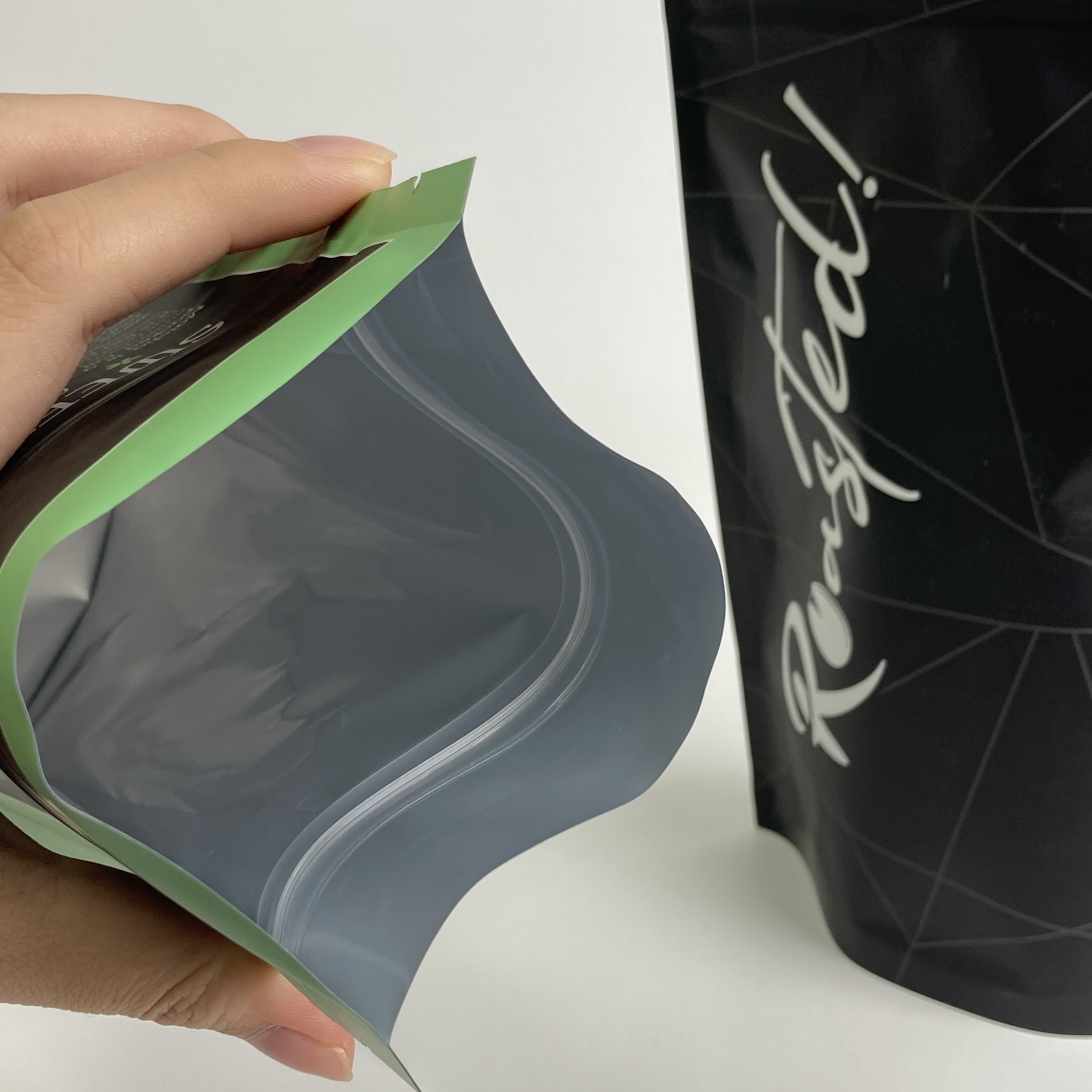 Custom Printed Matt Finish Food Packaging Bags with Aluminum Foil Stand Up Zipper Bags for Tea Powder