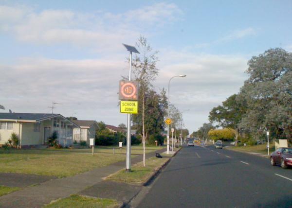 Outside Roadside / Residential Speed Limit Signs , Digital Message Signs For