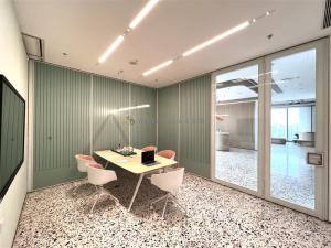 China Contemporary Movable Glass Partition Walls For Home Office 10mm Thickness wholesale