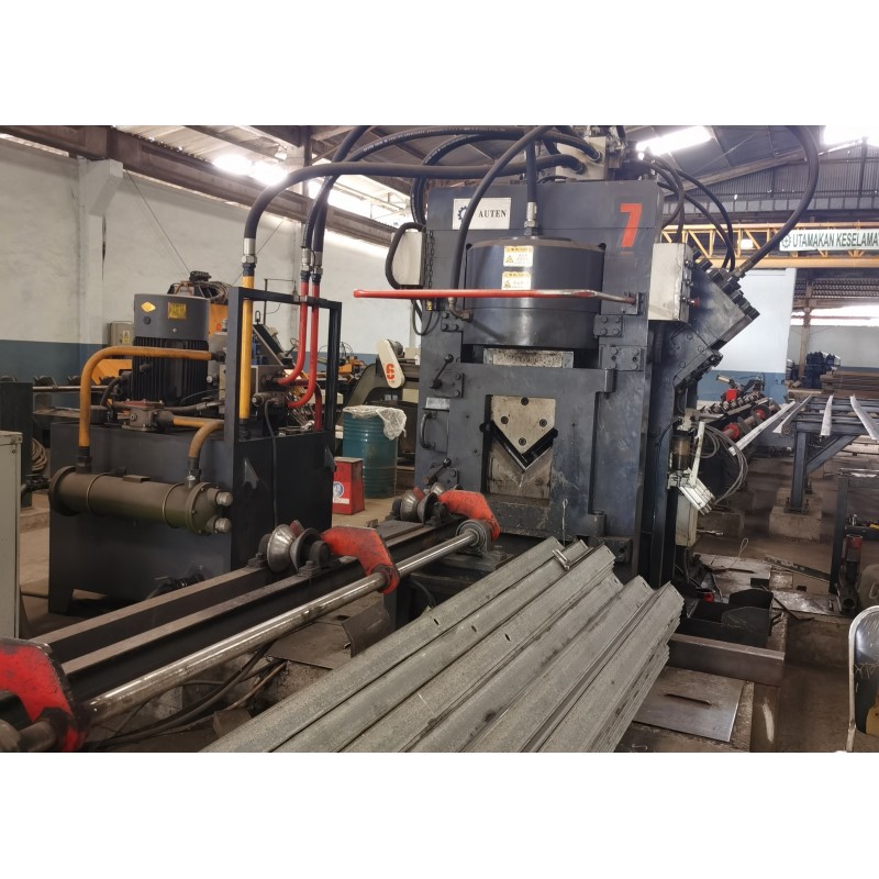 Automatic CNC Angle Punching Marking And Shearing Line With Servo Feeding
