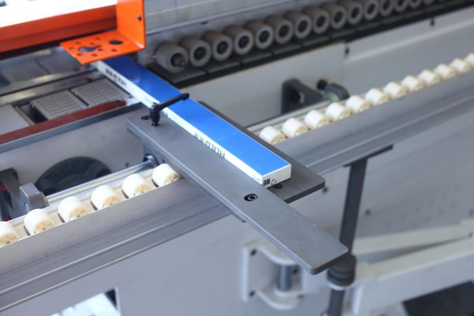 Wood Edge Lipping Machine With EVA Gluing System For Narrow Parts 10.3kw