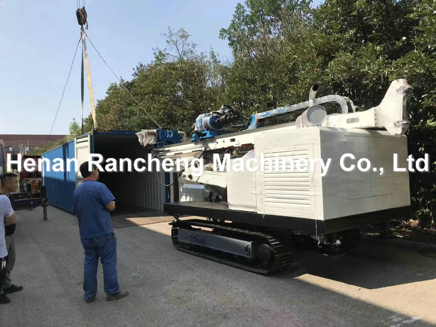 Hydraulic Remote Control RC Drilling Equipment 11KN Lift Force 180m Drill Depth