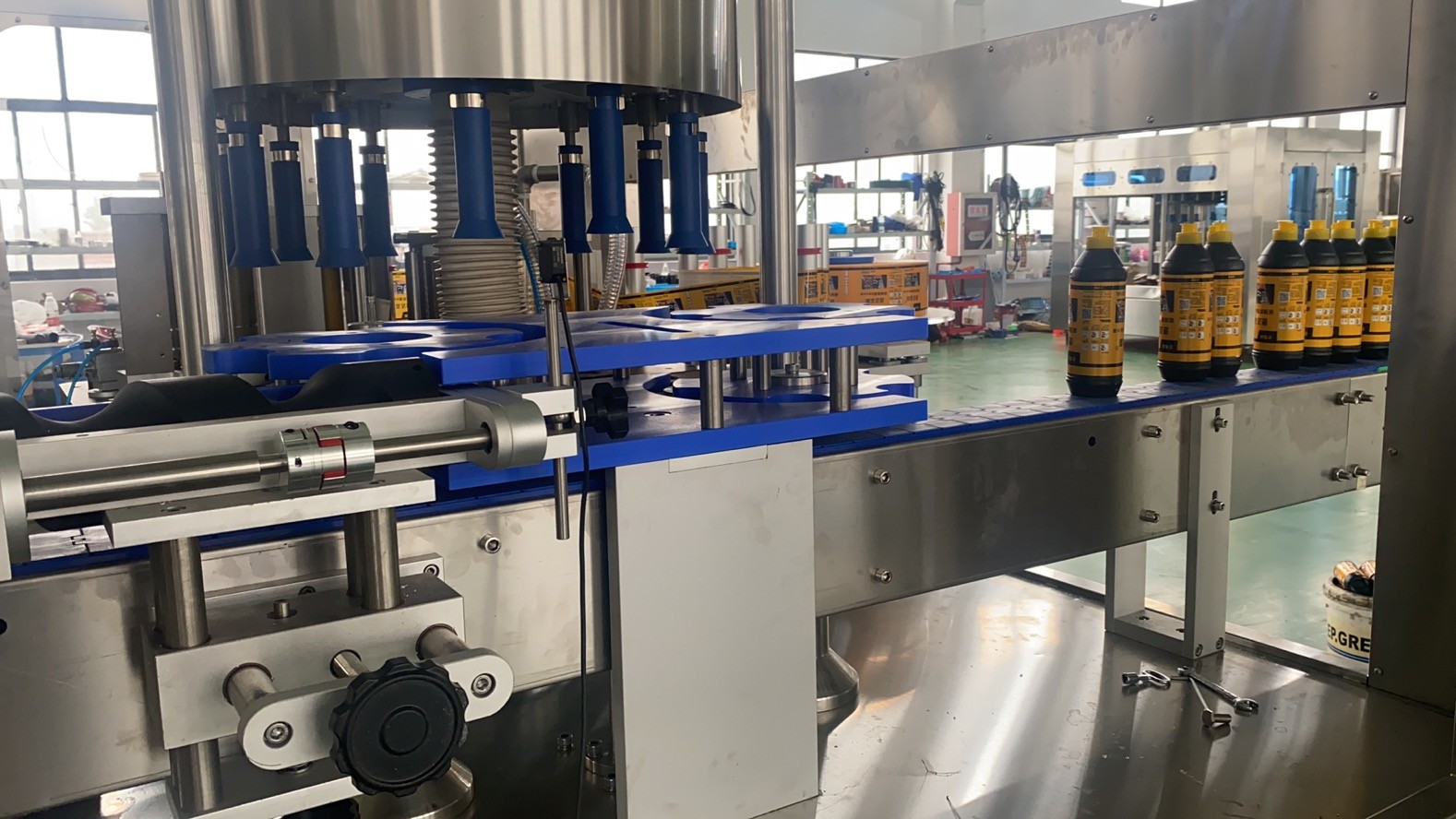 Hot Melt Automatic Water Bottle Labeling Machine OPP Roll Fed