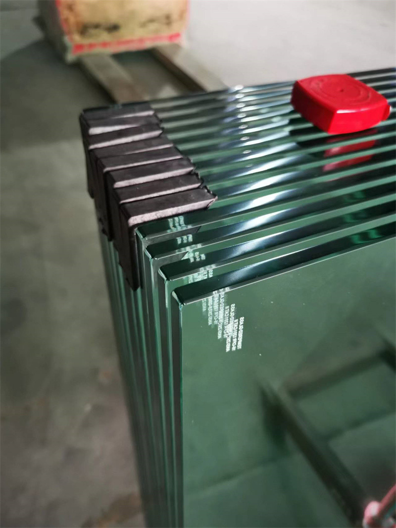 Customized Flat Curved Shower Tempered Glass 4-12mm Thickness Safty