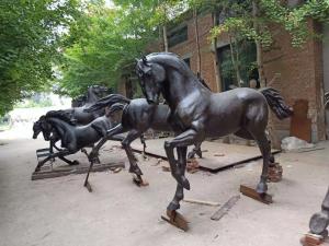 China Garden bronze horse sculptures brass horse statues,casting bronze animal statues, China sculpture supplier on sale