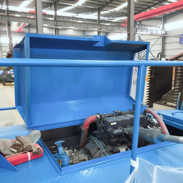 Automatic Aquatic Weed Harvester with 1.5m Cutting Width and 30--50cm Cutting Depth for High Productivity