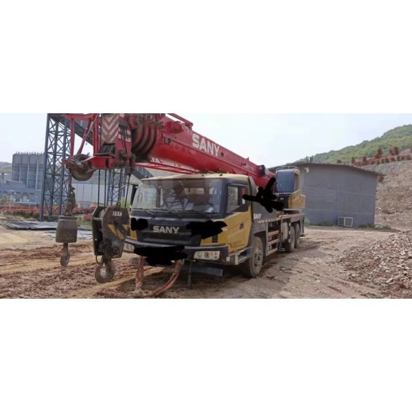 Construction Machine 25 Ton Mobile Crane with CE Certification and Five-Arm Crane Jib