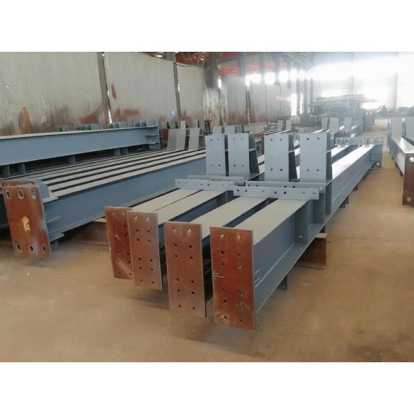 Construction Pre-Engineered Prefabricated Customized Steel Structure Building with Parapet Wall Workshop