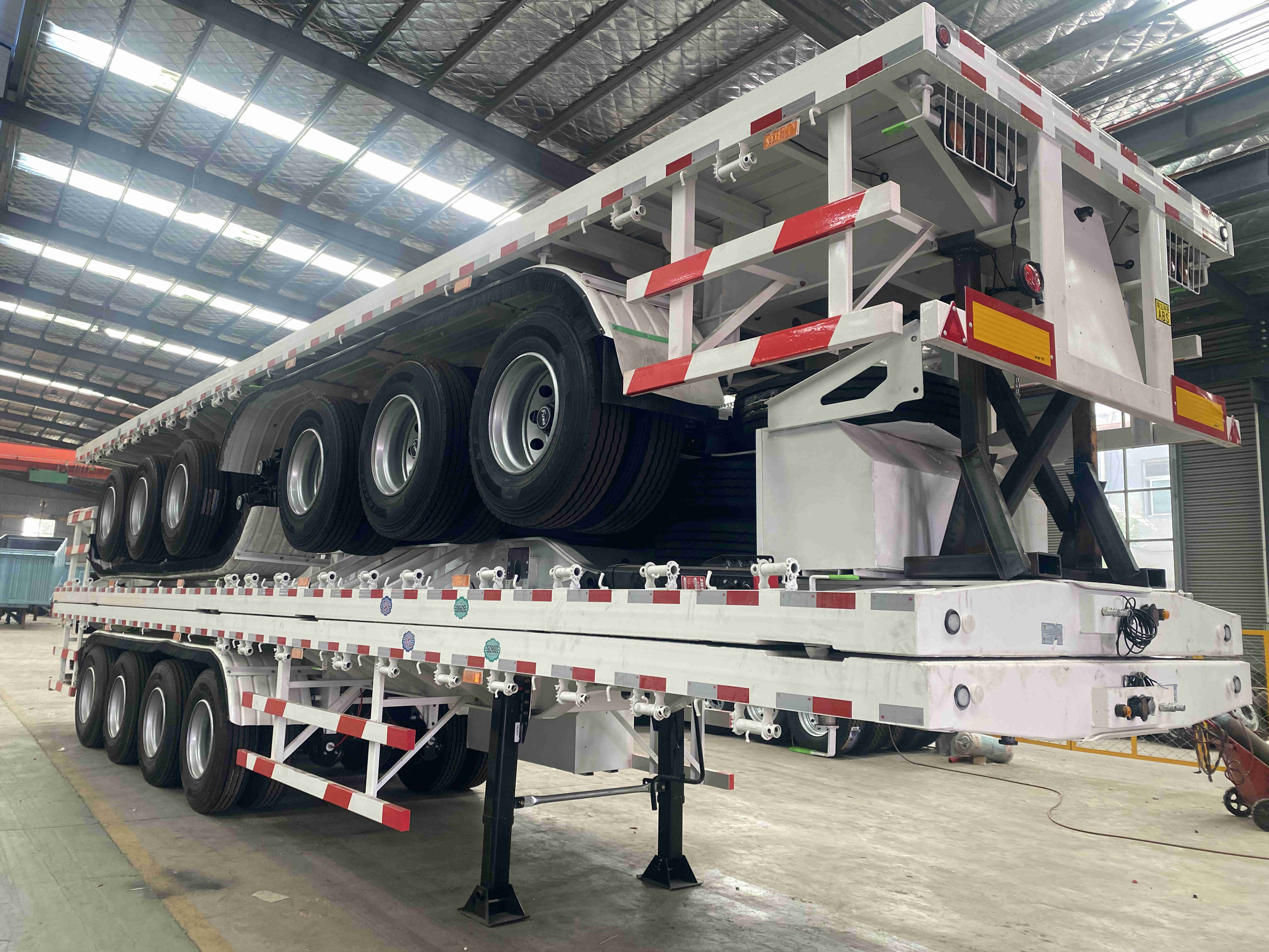 Truck Trailer 4-Axle 100 Ton Flatbed Semi-Trailer for Customization Applications