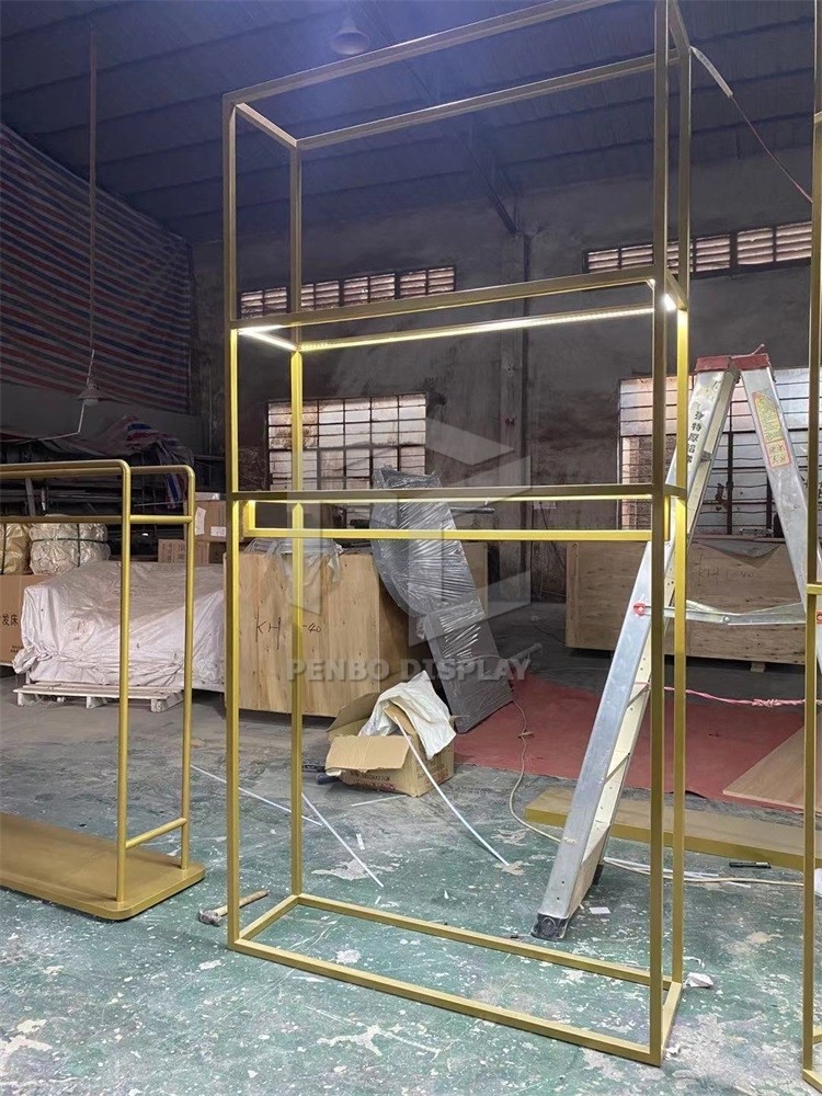 T4 Light Clothing Shop Display Furniture Electroplate 201 Stainless Steel Display Stand