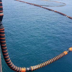 China Dia 300mm Crude Oil Transfer Self Floating Marine Oil Hose wholesale