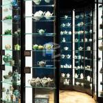 10mm Tempered Glass Museum Display Showcase With T5 LED Lighting